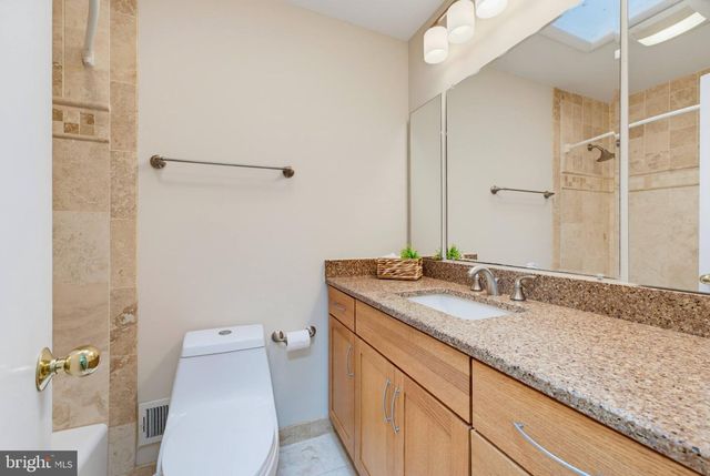 7235 HADLOW DR, Springfield, VA 22152