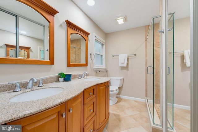 7235 HADLOW DR, Springfield, VA 22152