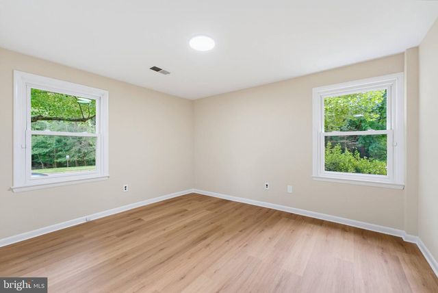 7235 HADLOW DR, Springfield, VA 22152