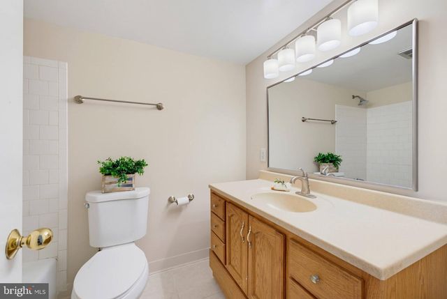 7235 HADLOW DR, Springfield, VA 22152