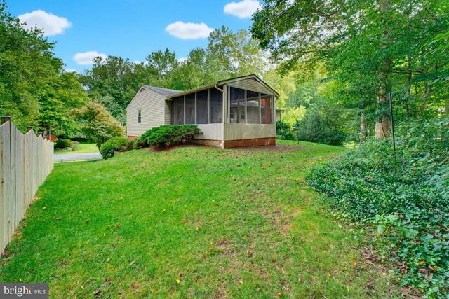 7235 HADLOW DR, Springfield, VA 22152
