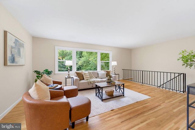 7235 HADLOW DR, Springfield, VA 22152
