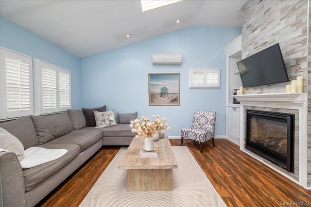 35 Nebraska Street, Long Beach, NY 11561