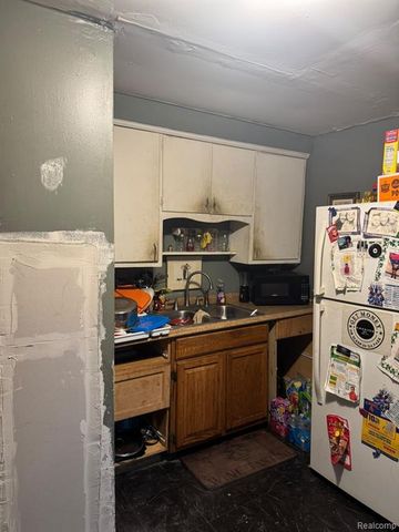 17195 Asbury Park, Detroit, MI 48235