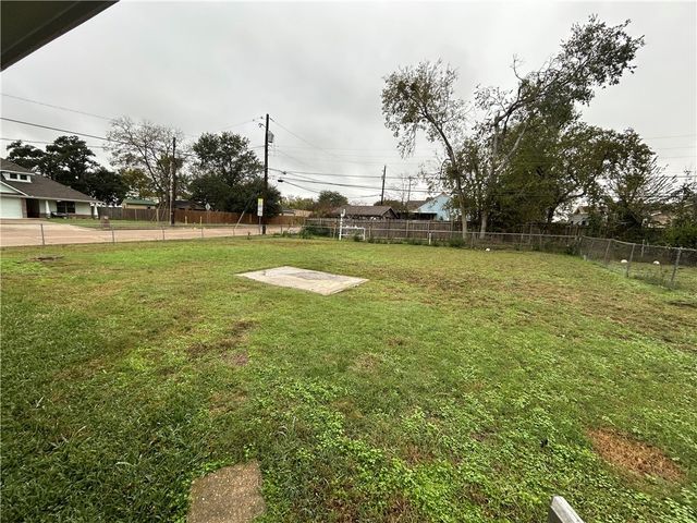 916 South Gordon Street, Bryan, TX 77802