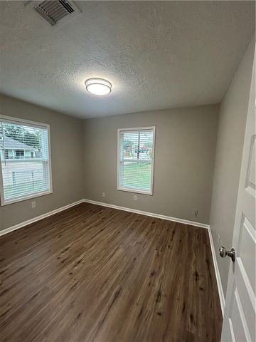 916 South Gordon Street, Bryan, TX 77802