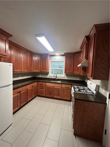 916 South Gordon Street, Bryan, TX 77802