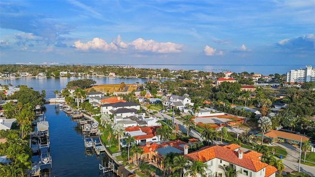 1235 CORDOVA BOULEVARD NE, St Petersburg, FL 33704