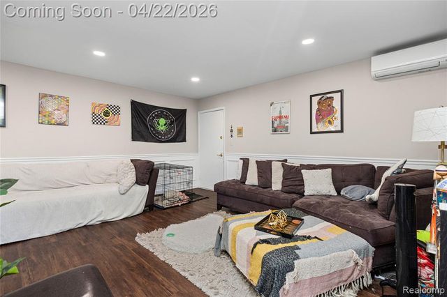 1840 Axtell Drive 8, Troy, MI 48084