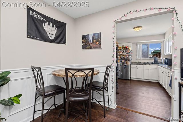 1840 Axtell Drive 8, Troy, MI 48084