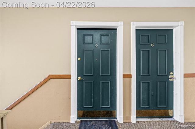 1840 Axtell Drive 8, Troy, MI 48084