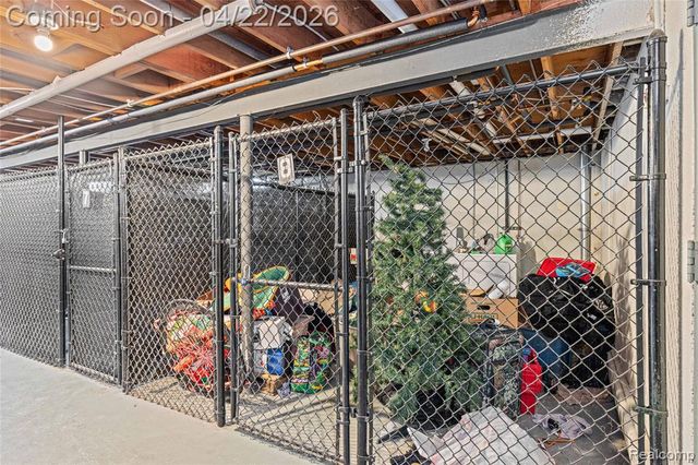 1840 Axtell Drive 8, Troy, MI 48084