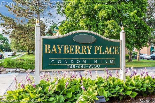 1840 Axtell Drive 8, Troy, MI 48084