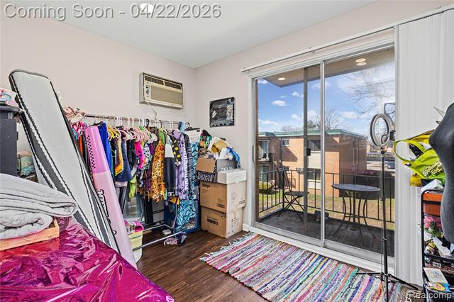 1840 Axtell Drive 8, Troy, MI 48084