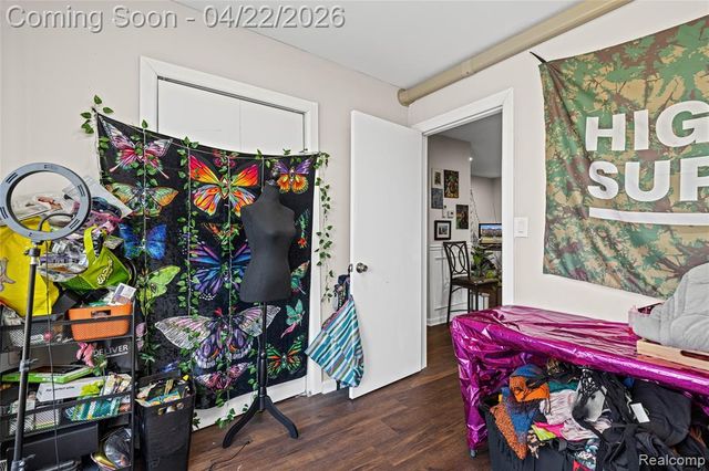 1840 Axtell Drive 8, Troy, MI 48084