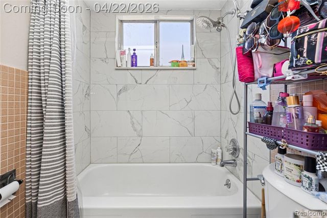 1840 Axtell Drive 8, Troy, MI 48084