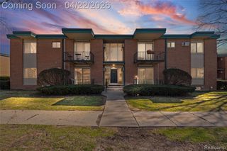 1840 Axtell Drive 8, Troy, MI 48084