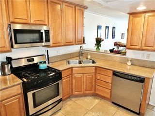 1605 E 2nd 302, Long Beach, CA 90802