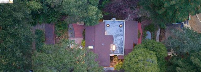 6729 Thornhill Dr, Oakland, CA 94611