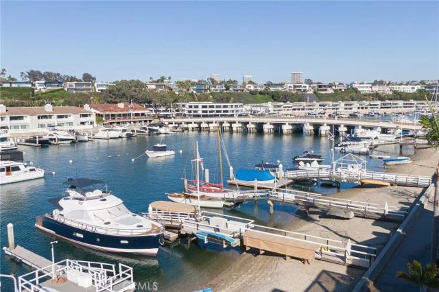 1207 N Bay Front, Newport Beach, CA 92662