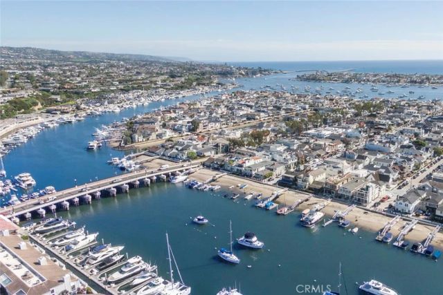 1207 N Bay Front, Newport Beach, CA 92662
