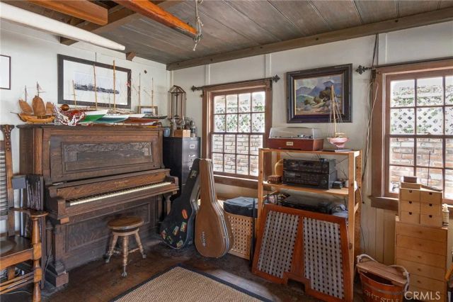 1207 N Bay Front, Newport Beach, CA 92662