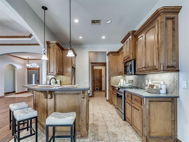13150 Red Oak Drive, Choctaw, OK 73020