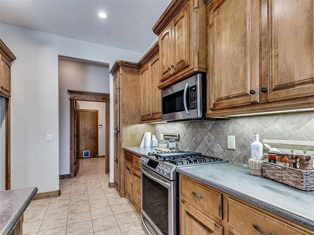 13150 Red Oak Drive, Choctaw, OK 73020
