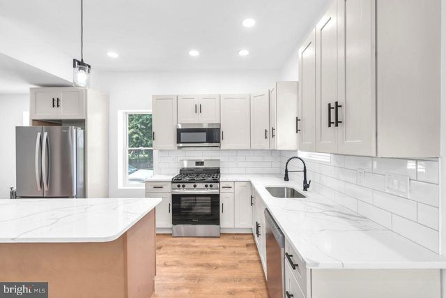 302 BELLEVUE AVE, Trenton, NJ 08618