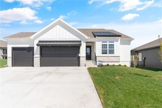 4133 NE Dearborn Lane, Lee's Summit, MO 64064