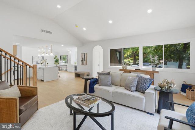 6404 W HALBERT RD, Bethesda, MD 20817