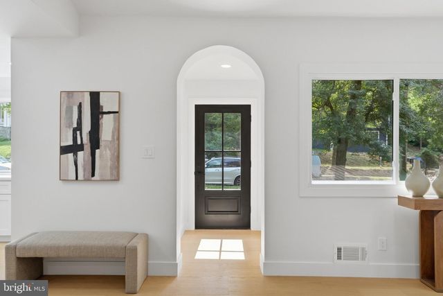 6404 W HALBERT RD, Bethesda, MD 20817