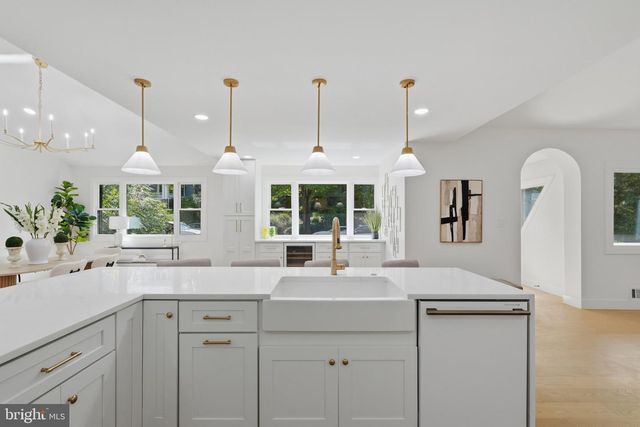 6404 W HALBERT RD, Bethesda, MD 20817