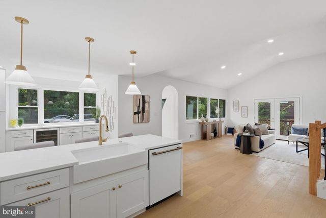 6404 W HALBERT RD, Bethesda, MD 20817