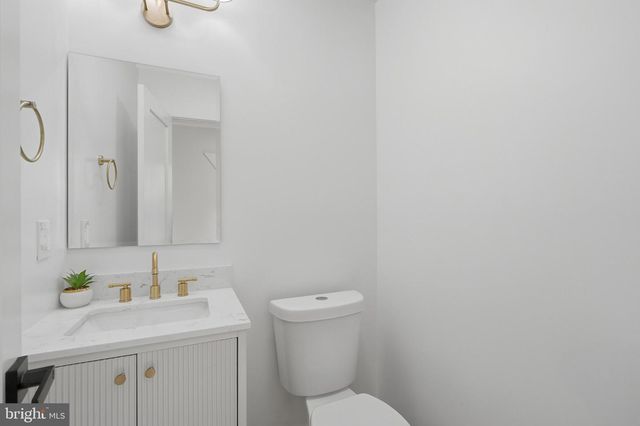 6404 W HALBERT RD, Bethesda, MD 20817