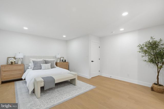6404 W HALBERT RD, Bethesda, MD 20817