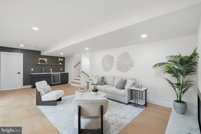 6404 W HALBERT RD, Bethesda, MD 20817