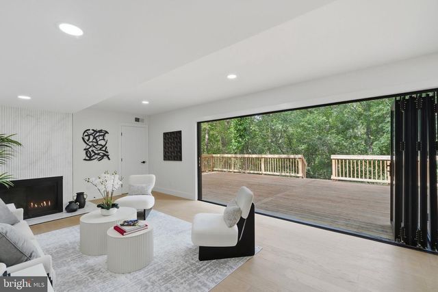 6404 W HALBERT RD, Bethesda, MD 20817