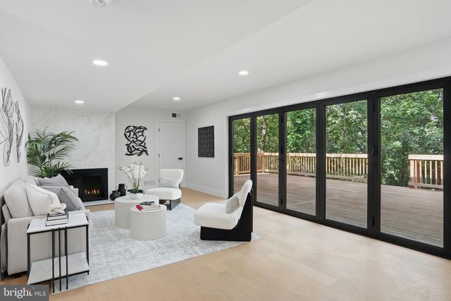 6404 W HALBERT RD, Bethesda, MD 20817