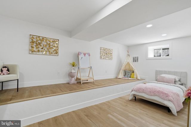 6404 W HALBERT RD, Bethesda, MD 20817