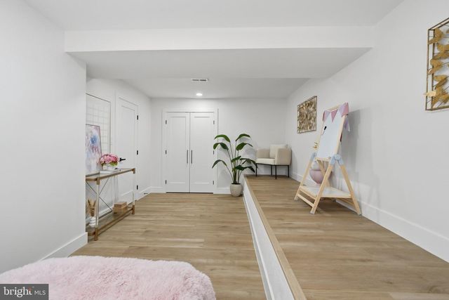 6404 W HALBERT RD, Bethesda, MD 20817
