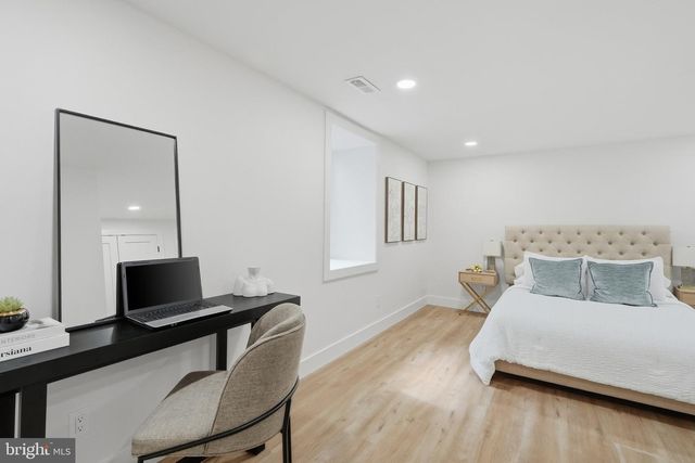 6404 W HALBERT RD, Bethesda, MD 20817