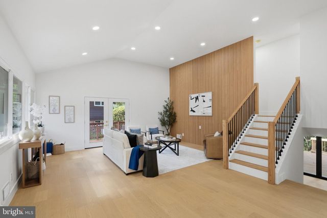 6404 W HALBERT RD, Bethesda, MD 20817