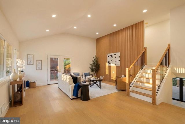 6404 W HALBERT RD, Bethesda, MD 20817