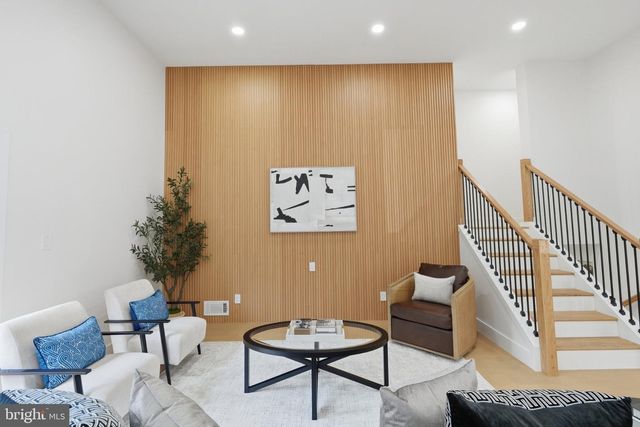 6404 W HALBERT RD, Bethesda, MD 20817