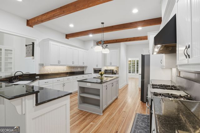 972 Moores Walk Lane, Suwanee, GA 30024