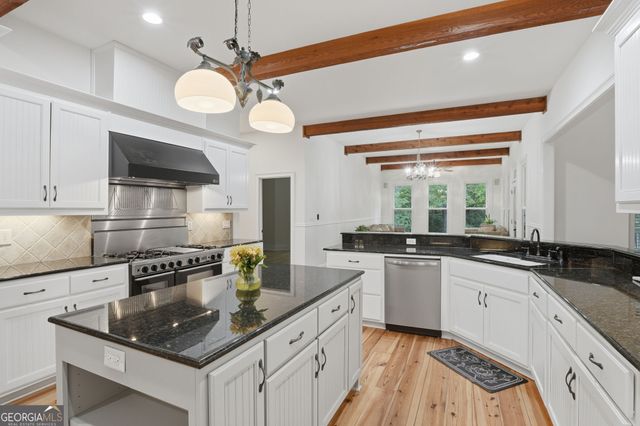 972 Moores Walk Lane, Suwanee, GA 30024