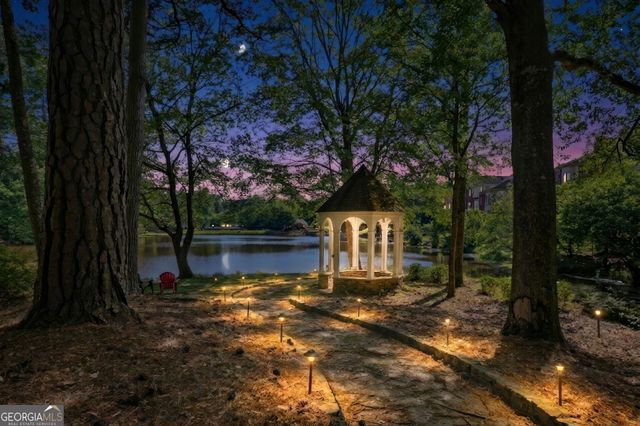 972 Moores Walk Lane, Suwanee, GA 30024