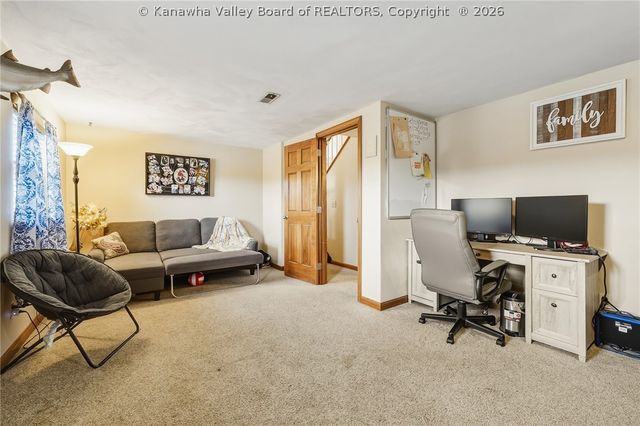 130 Rolling Acres, Winfield, WV 25213