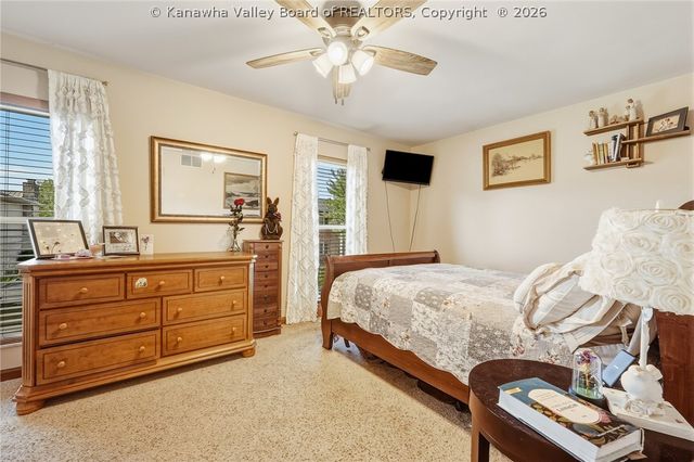 130 Rolling Acres, Winfield, WV 25213